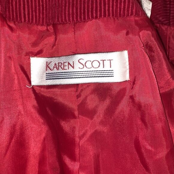 VGT corduroy button-down jacket. Size medium - Picture 9 of 10